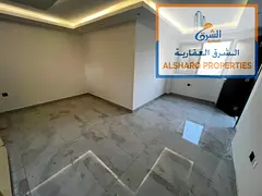The studio is in a brand-new building and is first occupancy, featuring high-quality finishes, a pra