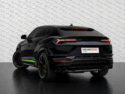 2023 Lamborghini URUS — фото 3