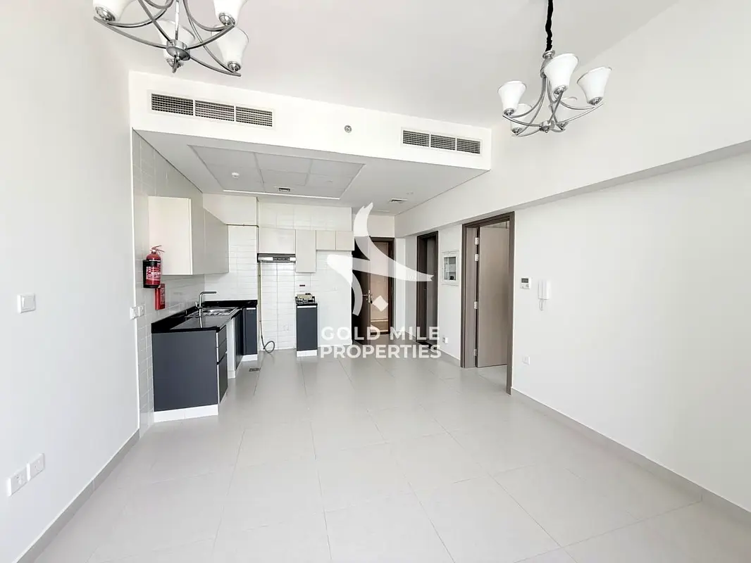 MODERN 1 BHK - ELEGANT LIVING - FAMILY BUILDING - PRIME LOCATION