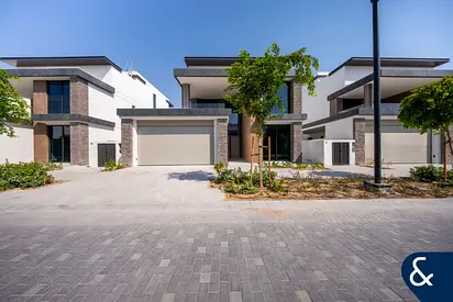 Large Plot I End Villa I Single Row