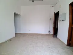 1Bhk For Bachlor With Balcony On The Road Side Building