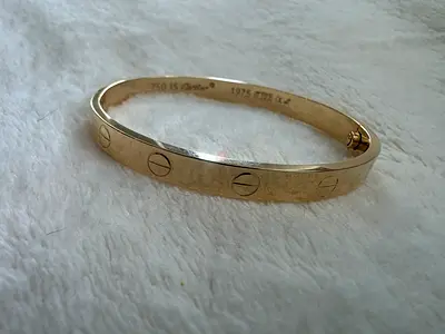 18k gold bangle (size 15)