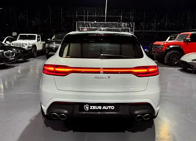 2024 Porsche MACAN photo 8