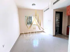 Spacious Studio with separate kitchen,close to Safari mall in well maintained building