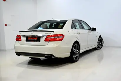 2011 Mercedes-BENZ E-CLASS thumbnail 4