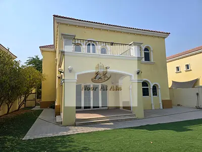 Beautiful Large Legacy 3BR+ Maid's | Corner plot | Single Row