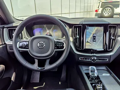 صورة 10 لـ 2024 Volvo XC60