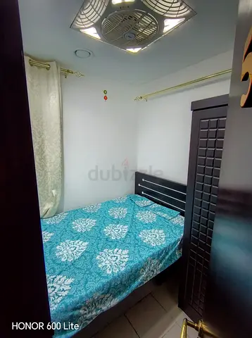 Window partition, fully closed with furniture available for rent in International city France P23