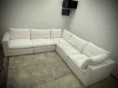 Like new condition ws living modular sofa
