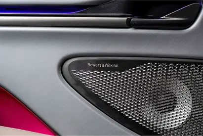 2025 Aston Martin VANQUISH — миниатюра 13