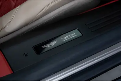 2025 Aston Martin VANQUISH — миниатюра 20