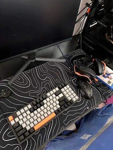 Mechanical Keyboard with Gaming Headset and Mouse - Used Setup