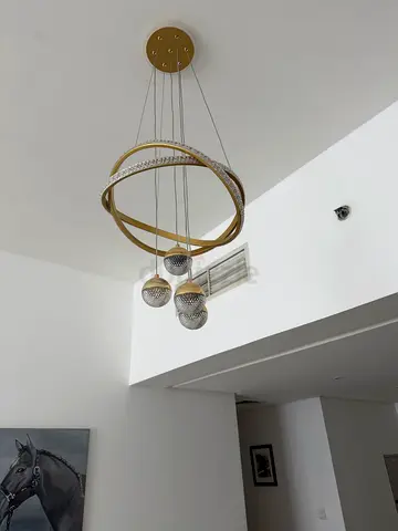 2x ceiling lights