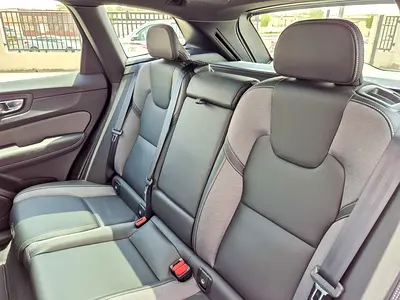 صورة 12 لـ 2024 Volvo XC60