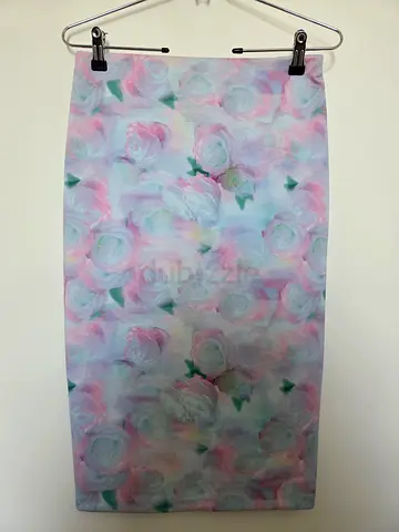 River Island pastel floral skirt — Size 10