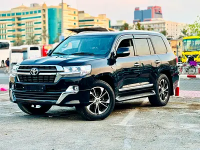 2021 Toyota Land Cruiser GXR Grand Touring | GCC Specs | Low Mileage