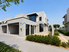 End Unit | Single Row | Near Park | Private Garden