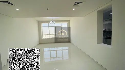 عرض سكني مميز جداً: شقة واسعة غرفتين وصالة مع 2 حمام للإيجار السنوي على شارع الشيخ خليفة الرئيسي – موقف مجاني وشهر مجاني وصيانة مجانية بالكامل!  فرصة