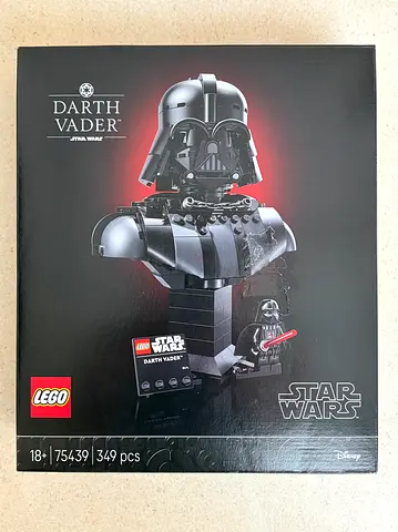 LEGO Star Wars Darth Vader BRAND NEW