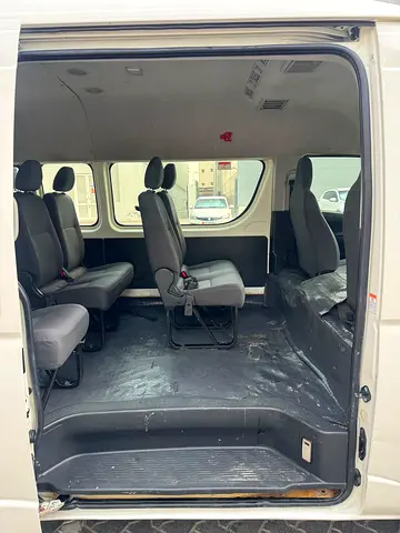 2017 Toyota HIACE — фото 10