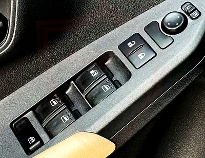 صورة 12 لـ 2023 Toyota YARIS