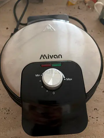 Stainless steel electric waffle maker - adjustable temperature, used