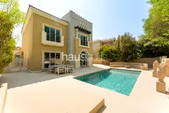Beautifully Renovated | Park Backing C1