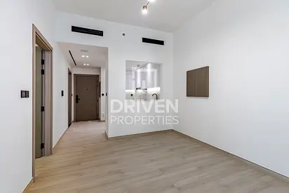 Well Maintained | Mid Floor | Great Location