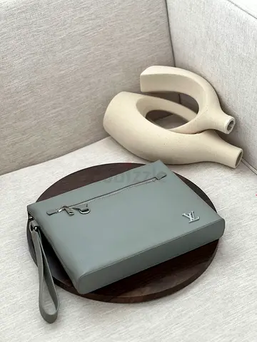 Lv pouch