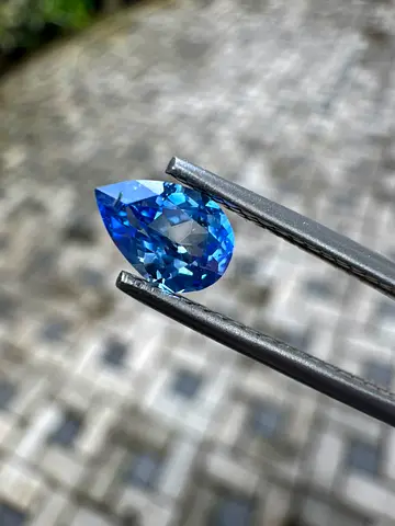 Unheated blue sapphire from sri lanka