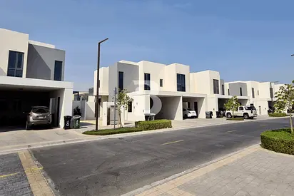 Privacy redefined |Single row |Landscaped Backyard