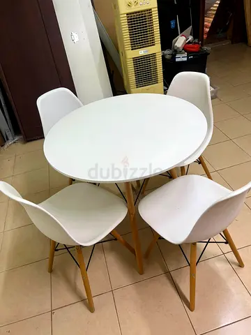 White Round Dining Table with 4 Modern Chairs - Good Condition