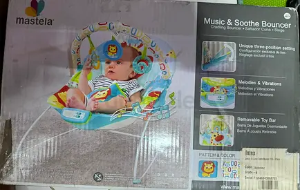 mastela Music and Soothe Bouncer 6875 Cradling Bouncer Saltador Cuna Siege