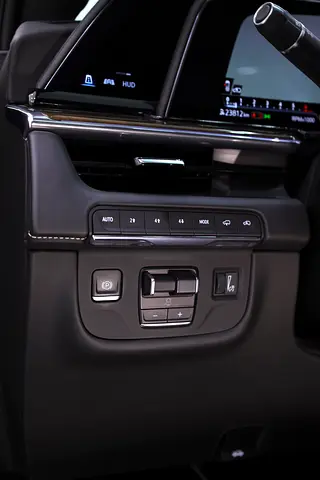 2023 Cadillac ESCALADE — фото 7