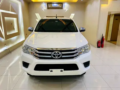 Toyota Hilux Double Cab DLX 2.4 L GCC Diesel 6