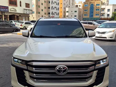 Toyota Land Cruiser GXR 2015 | GCC Specs | Well Maintained