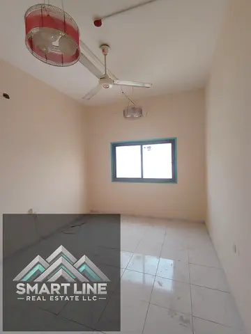 NEAR TO SACHOOL 3BHK WITH 2 BALCONY FAMILY BUILDING RENT ONLY 31K
