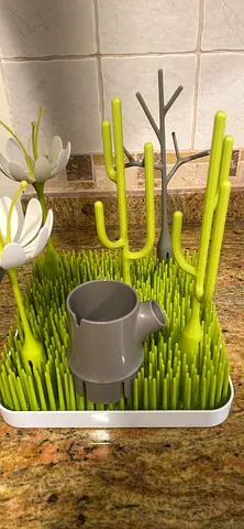 Baby bottle and accessory drying rack - like new