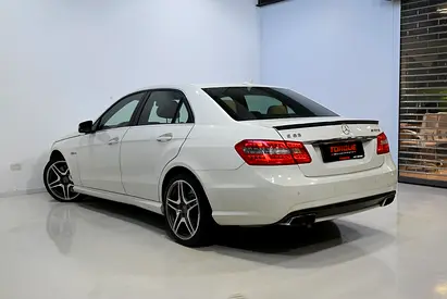 2011 Mercedes-BENZ E-CLASS thumbnail 6