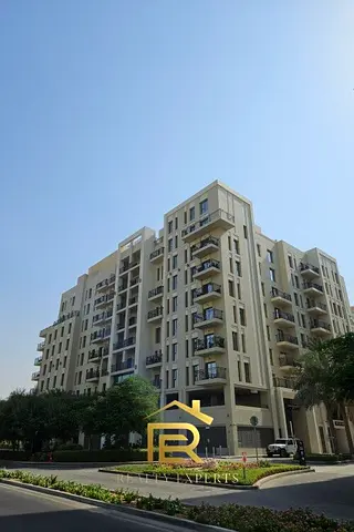 LUXURY 3BR APARTMENT | SPACIOUS LAYOUT | TOWN SQUARE