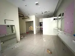 Hot offer luxury shop very prime location business area ready to move only jest 70k
