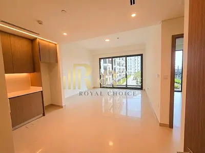 Vacant &amp; Available | Low Floor | Contemporary Home