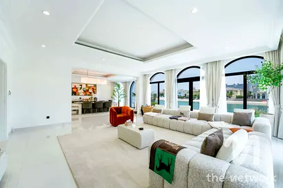 Luxury 5 Bedroom Villa | Rare 3 Story