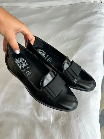 Bow tie women shoes size 39 280dhs