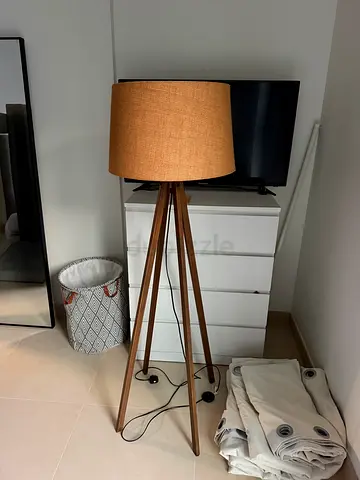 Floor lamp