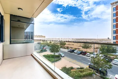 Spacious 2BR | Upgraded | Closed Kitchen