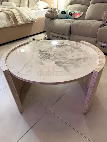 Round Marble-Top Coffee Table Excellent Condition
