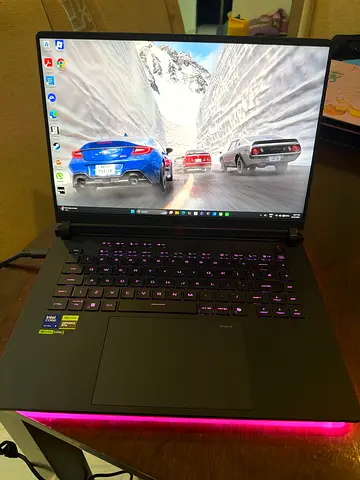 Asus ROG Strix Scar 16 RTX 5090 4TB SSD 64 GB RAM