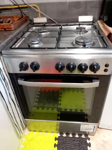 Used Stainless Steel 4-Burner Gas Cooker with Oven