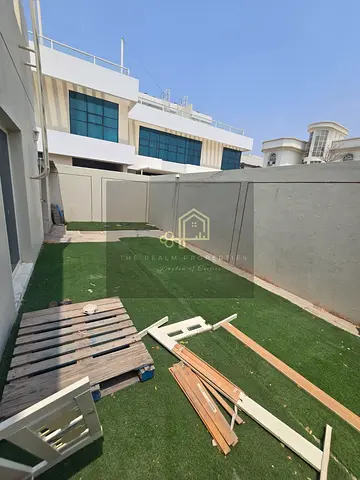 SINGLE STOREY CORNER 3BR WITH PRIVATE BACKYARD